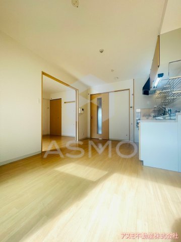 居室・リビング　同マンション別部屋参考写真