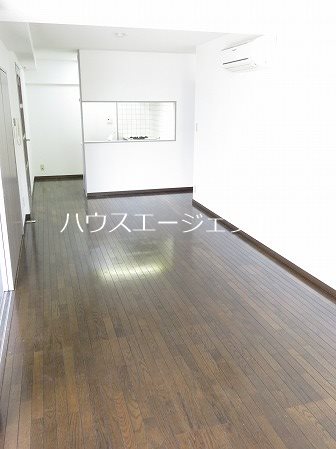 居室・リビング　ゆったりリビングです。※参考画像