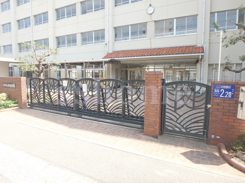 中学校　神戸市立本庄中学校（中学校）まで385m