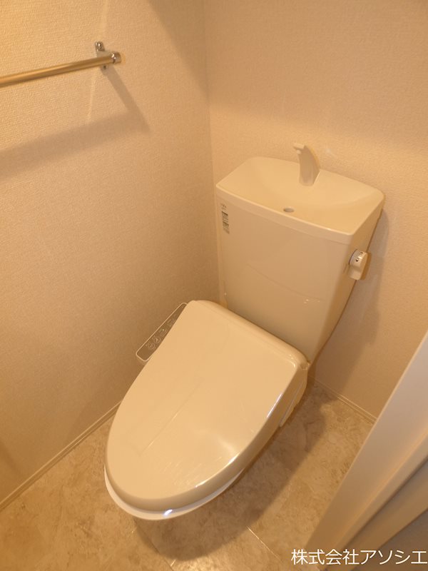 トイレ　ウォシュレット便座