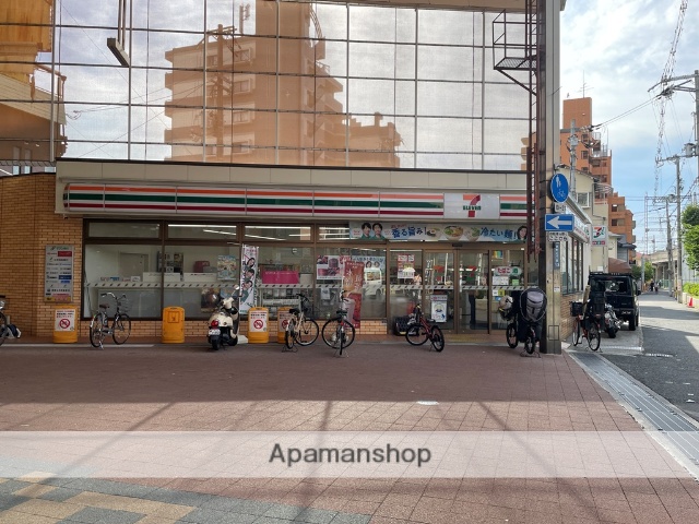 コンビニ　セブンイレブン（コンビニ）まで216m