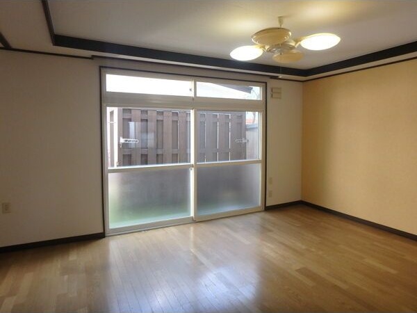 北27条東18丁目5-3戸建の居間写真