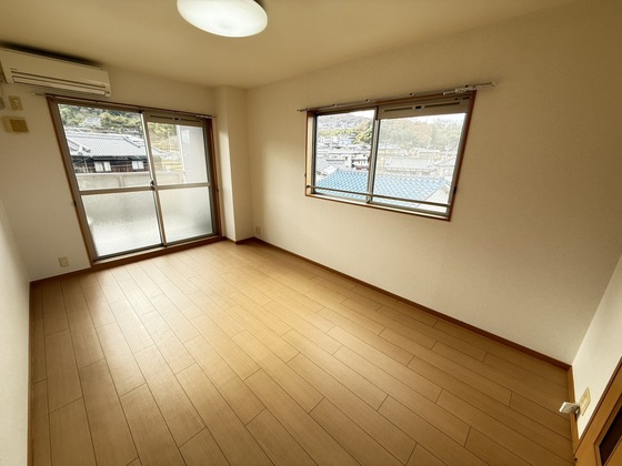 居室・リビング　※別部屋の写真です