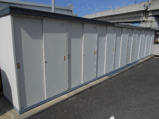 その他設備　各戸個別の屋外物置完備（冬用タイヤ等収納可能）