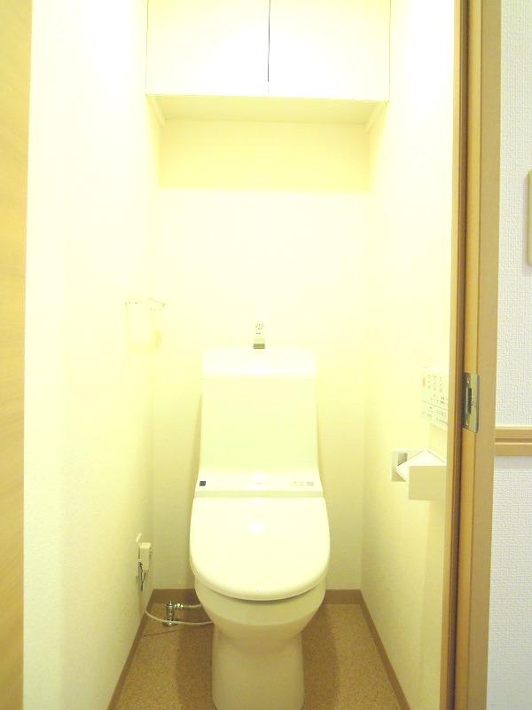 トイレ　同タイプ別室の写真です。