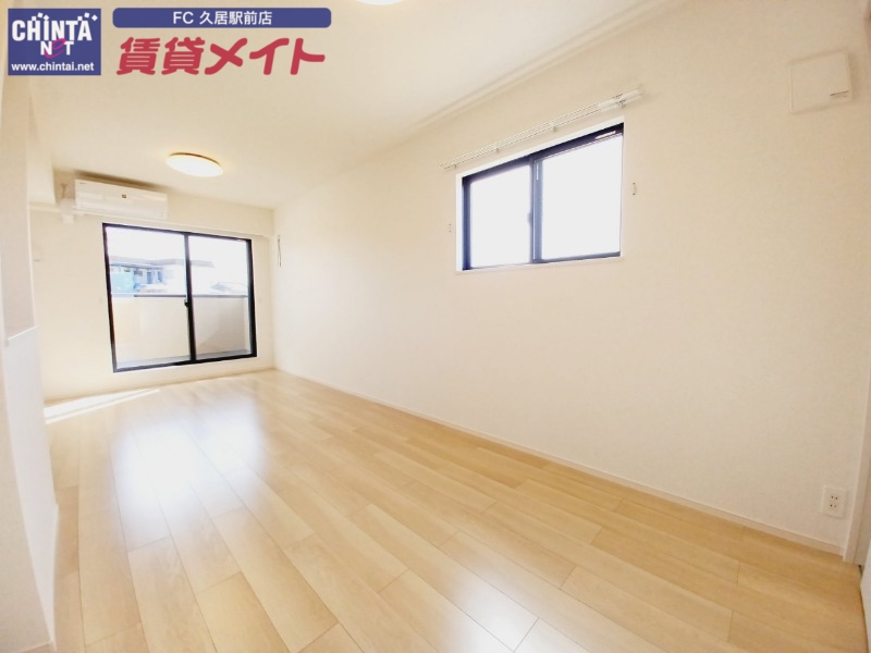 居室・リビング　同型参考写真