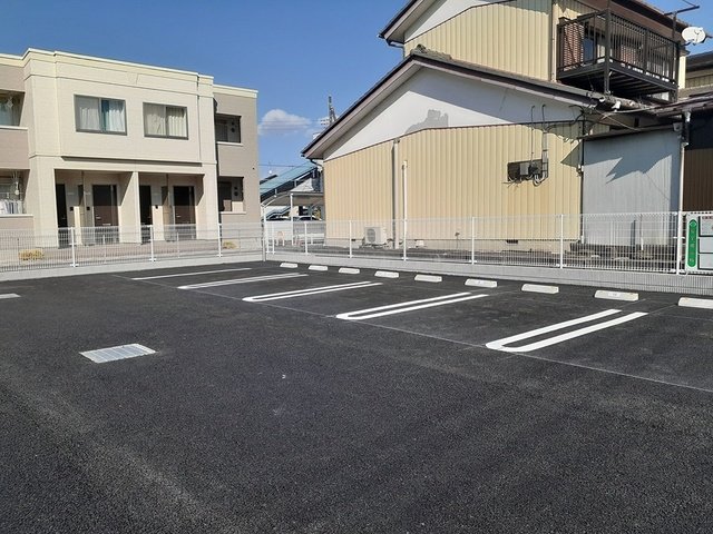 駐車場　車をお持ちの方に嬉しい駐車場付きの物件です