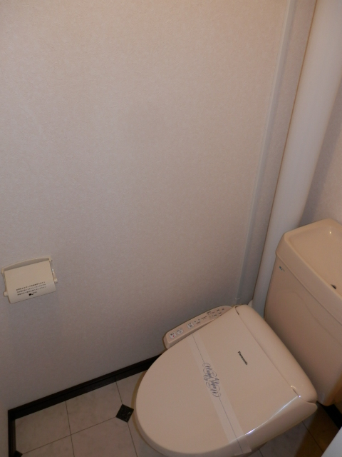 トイレ　人気設備のウォシュレットがついています！これは必須ですよね～