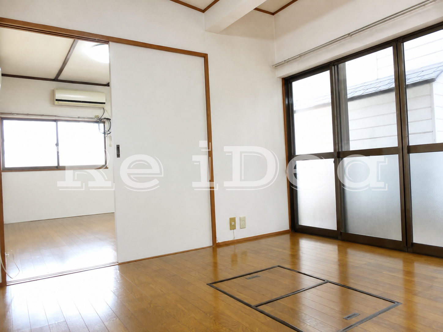 狛江市猪方2丁目戸建の居間写真