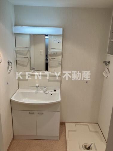 洗面設備　コンパクトで使いやすい洗面所