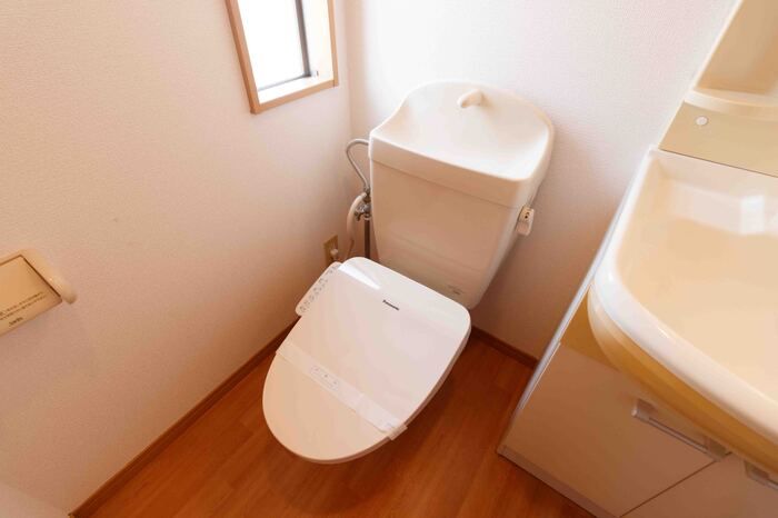 UFキューブ井波のトイレ写真