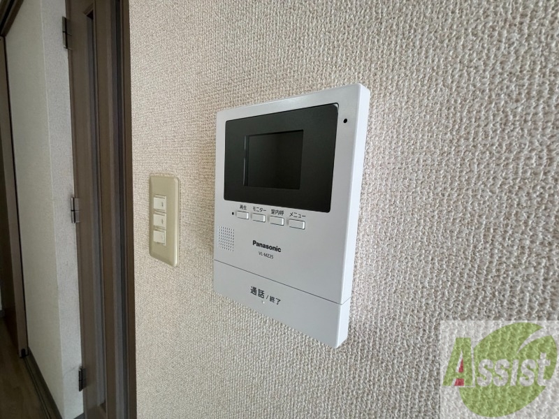 セキュリティ　ＴＶモニター付インターホンです。来客者の顔が見えるので安心！