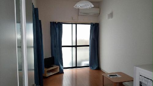 居室・リビング　備品は部屋ごとに異なります。
