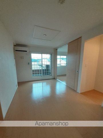 東海道新幹線 小田原駅 徒歩27分 2階建 築14年の居間写真