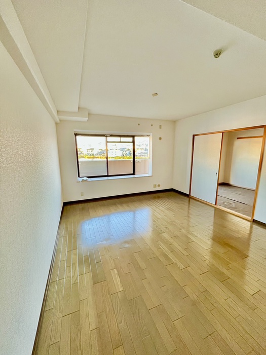 SOUTH LAKE 238の居間写真