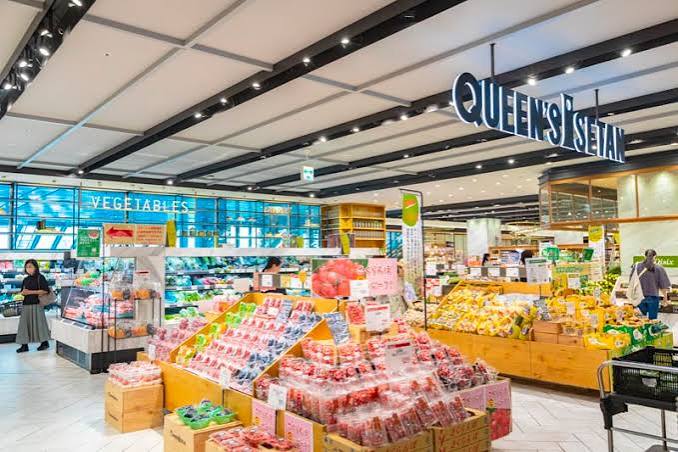 スーパー　クイーンズ伊勢丹品川店（スーパー）まで403m