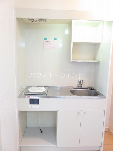 キッチン　ＩＨ一口コンロ付です。すぐにお料理できます。※参考画像