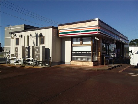 コンビニ　セブンイレブン上越新光町店（コンビニ）まで350m