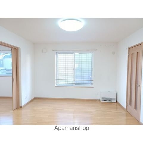 メゾン シェーヌの居間写真