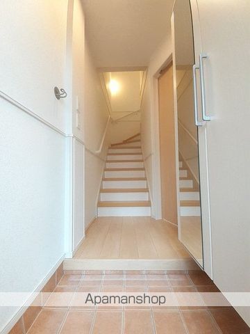 伊予鉄道横河原線 愛大医学部南口駅 徒歩8分 2階建 築8年の玄関写真