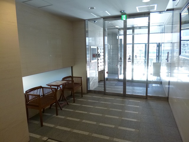 東急東横線 学芸大学駅 徒歩1分 7階建 築15年の外観写真