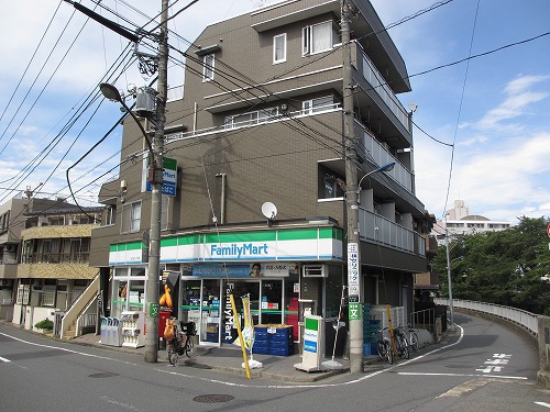 コンビニ　ファミリーマート 氷川台三丁目店（コンビニ）まで226m