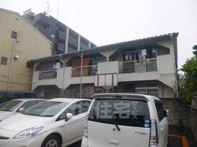 茨木市別院町のアパートの建物外観