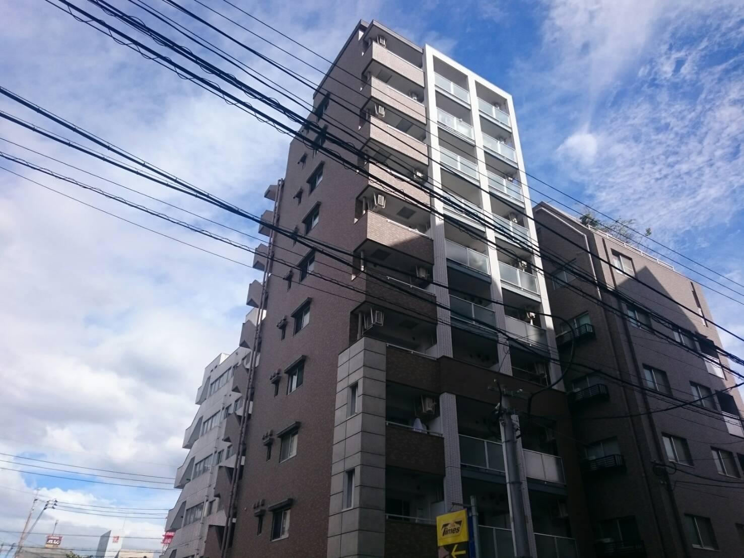 鹿児島市加治屋町のマンションの建物外観