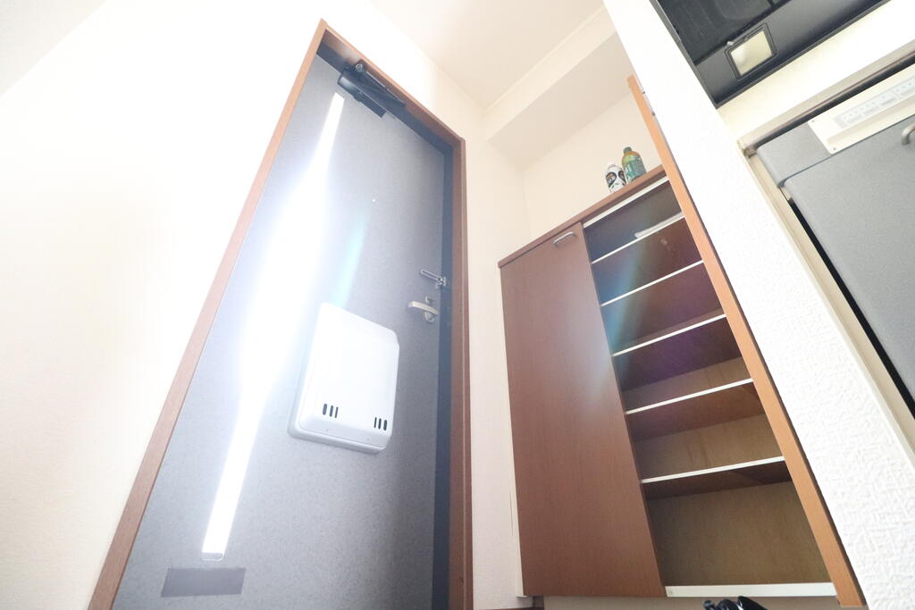 玄関　玄関です！下駄箱付きです！