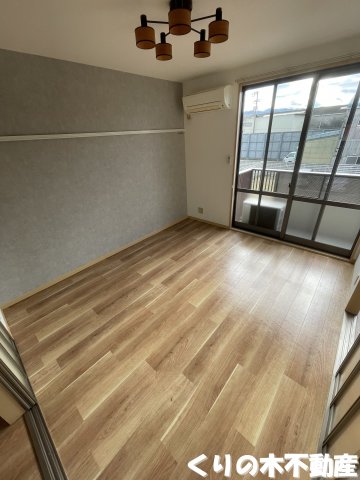 居室・リビング　こちらのリビングで趣味の時間をお楽しみください