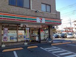 コンビニ　セブンイレブン横浜新石川店（コンビニ）まで380m
