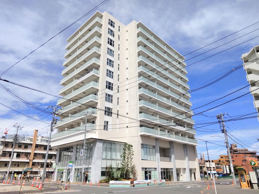 建物外観　駅前広場に面して豊田駅徒歩１分！始発電車で通勤・通学楽々