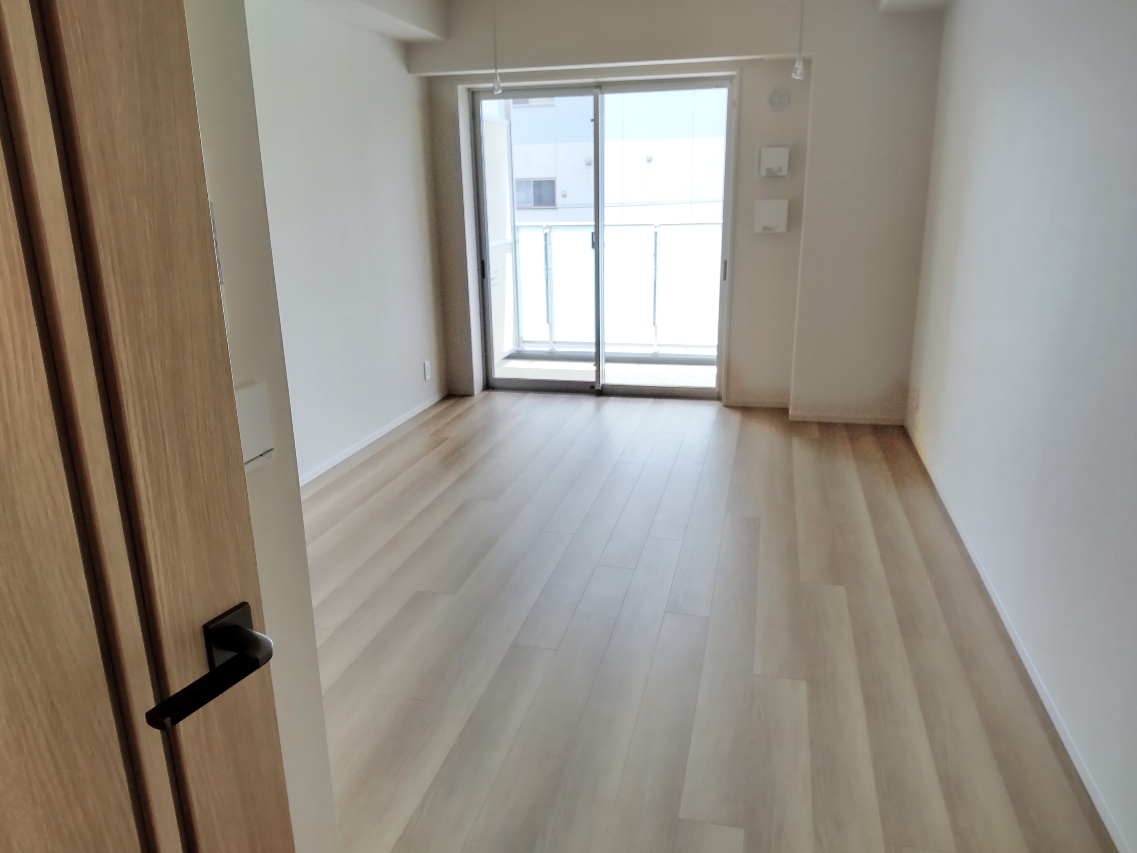 居室・リビング　新築！充実機能の分譲賃貸！冬は暖か床暖房！