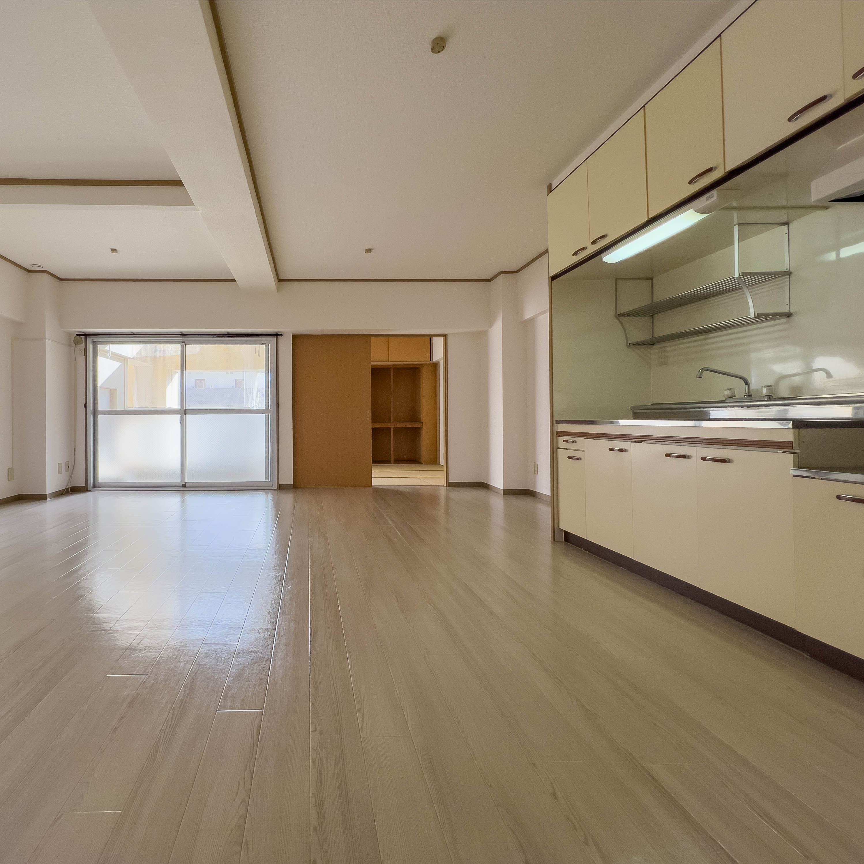 居室・リビング　ゆとりのLDKは約15帖あります♪