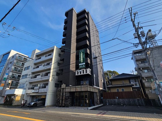広島市佐伯区海老山町のマンションの建物外観