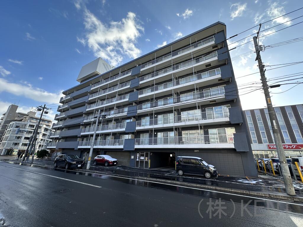 札幌市中央区北二条西のマンションの建物外観