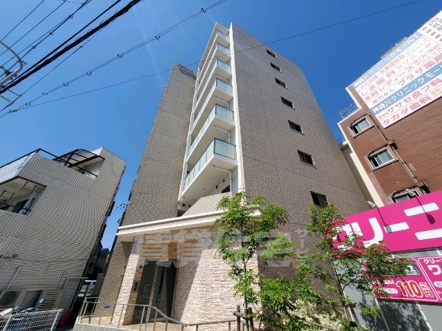 大阪市淀川区三津屋北のマンションの建物外観