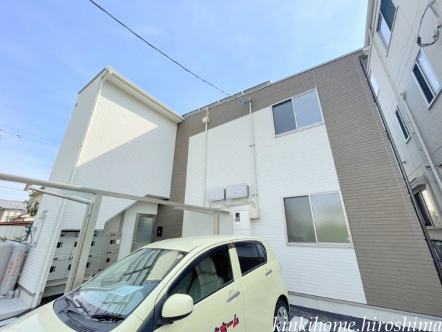 広島市佐伯区美の里のアパートの建物外観
