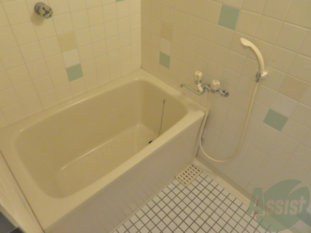 バス・シャワールーム　可愛いデザインの壁で一日の疲れを癒せます！