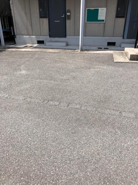 【高砂市米田町米田のアパートの駐車場】