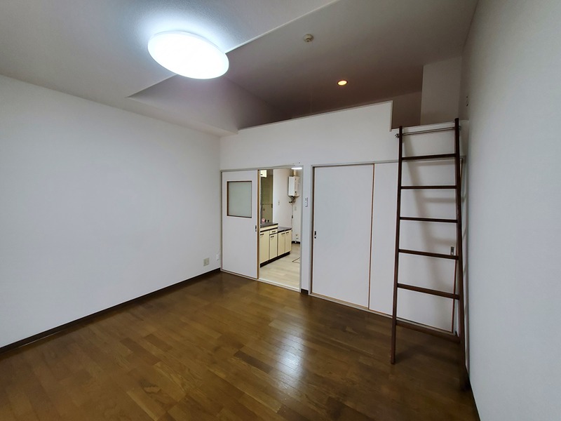 居室・リビング　洋室（8帖）の様子