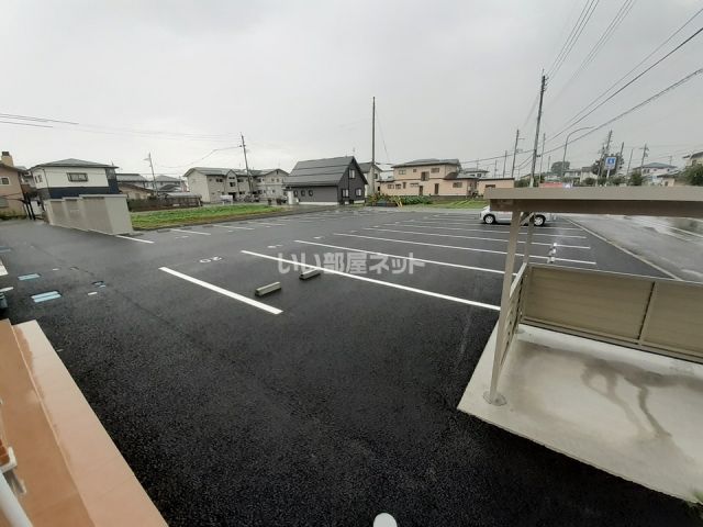 【Maison de liberte(メゾン・ド・リベルテ)の駐車場】