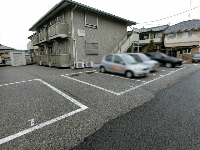 【ジェントリー五代の駐車場】