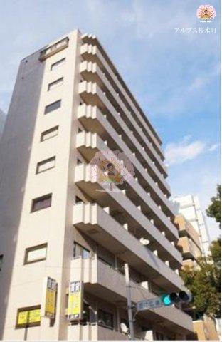 横浜市中区蓬莱町のマンションの建物外観