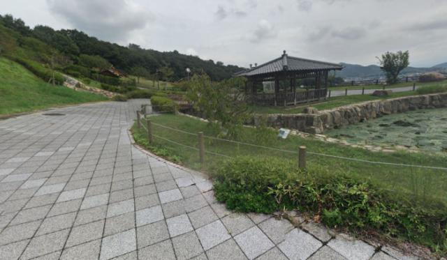 【高松市国分寺町新居のアパートの公園】