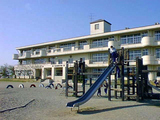 【イルサロットの小学校】