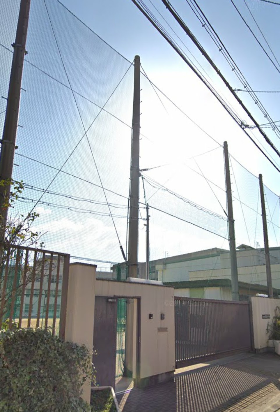 中学校　東大阪市立花園中学校（中学校）まで1114m