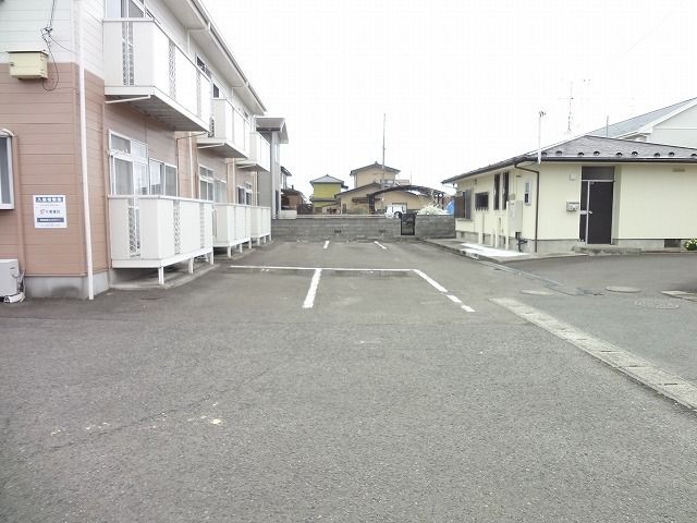 【岩沼市藤浪のアパートの駐車場】