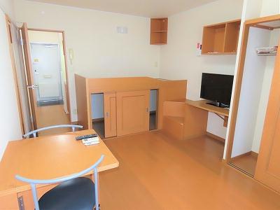 居室・リビング　家具家電が備え付けのお部屋です