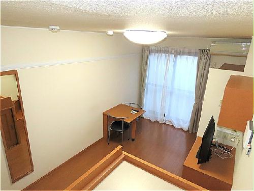 トイレ　トイレ内にお風呂の入口扉があります